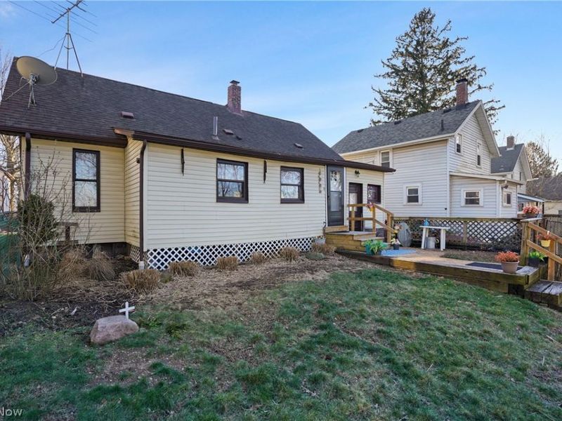 1237 Mcintosh Avenue , Akron, OH 44314 Photo 3