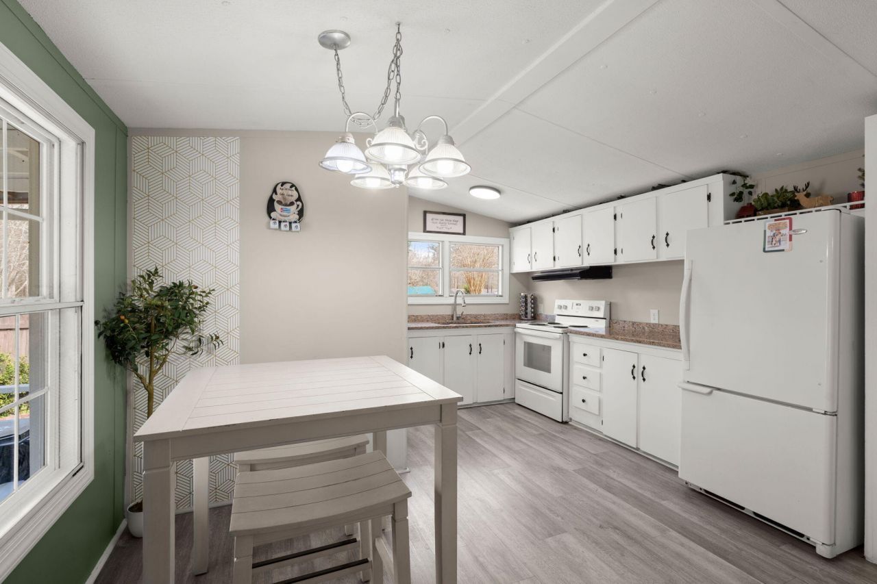 322 E Poplar Branch Drive Photo 9