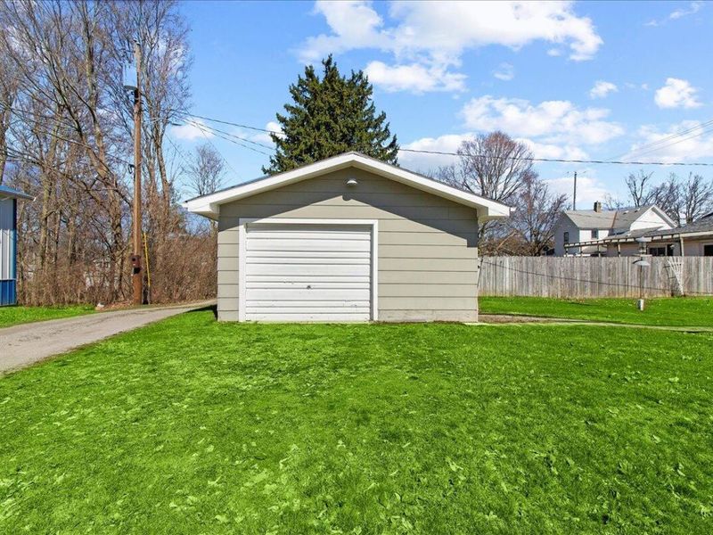 213 N Hayes Street, Bellefontaine, OH 43311 Photo 2