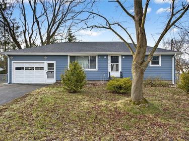 100 Stillwell Terrace, East Syracuse, NY 13057