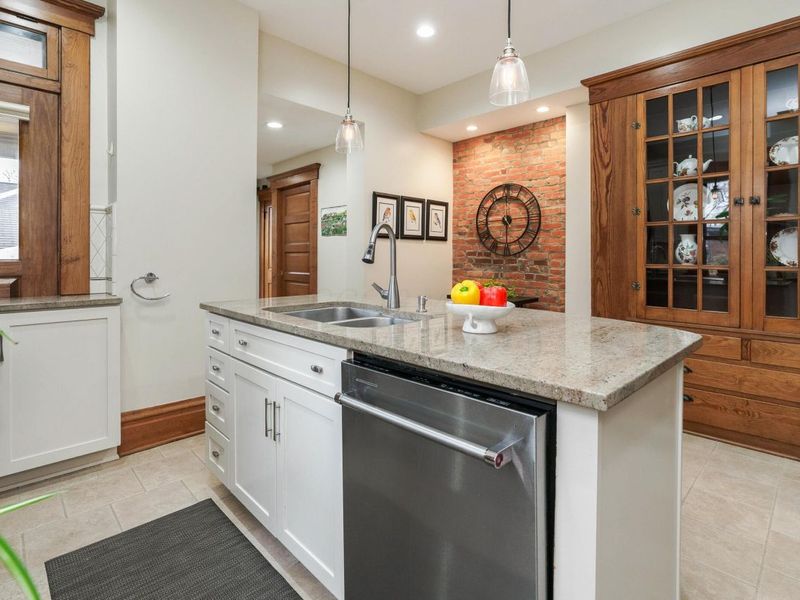 239 Buttles Avenue, Columbus, OH 43215 Photo 17