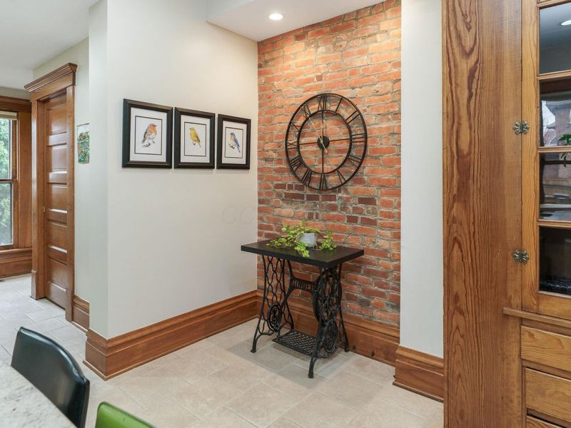 239 Buttles Avenue, Columbus, OH 43215 Photo 19