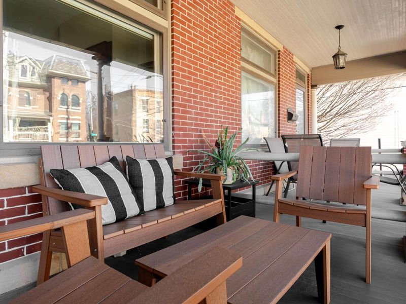 239 Buttles Avenue, Columbus, OH 43215 Photo 3