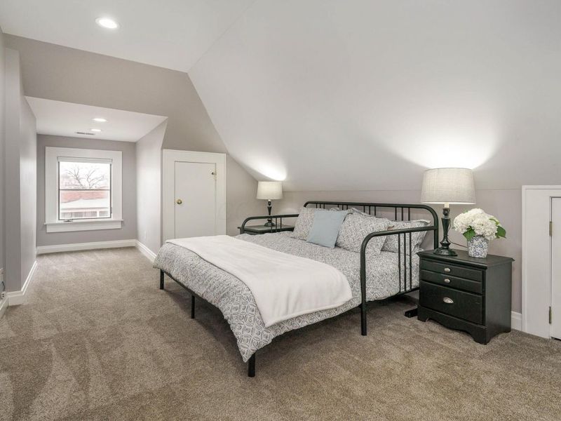 239 Buttles Avenue, Columbus, OH 43215 Photo 34