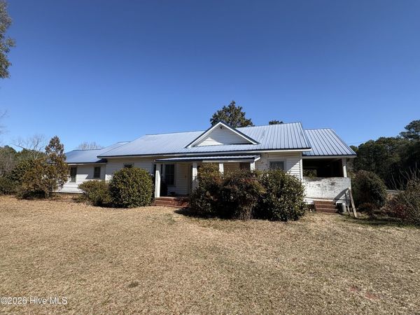 8230 Tomahawk Highway , Harrells, NC 28444