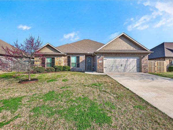 201 Cisterna Drive, Centerton, AR 72719