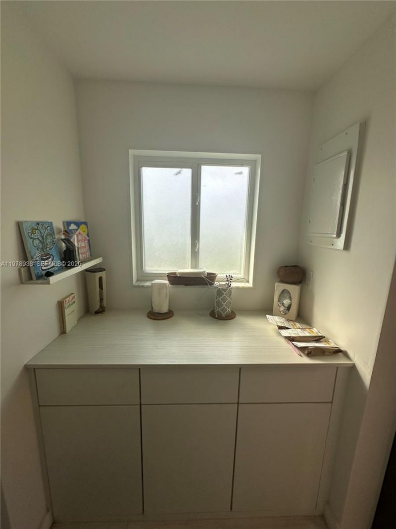 935 Lincoln St , Hollywood, FL 33019 Photo