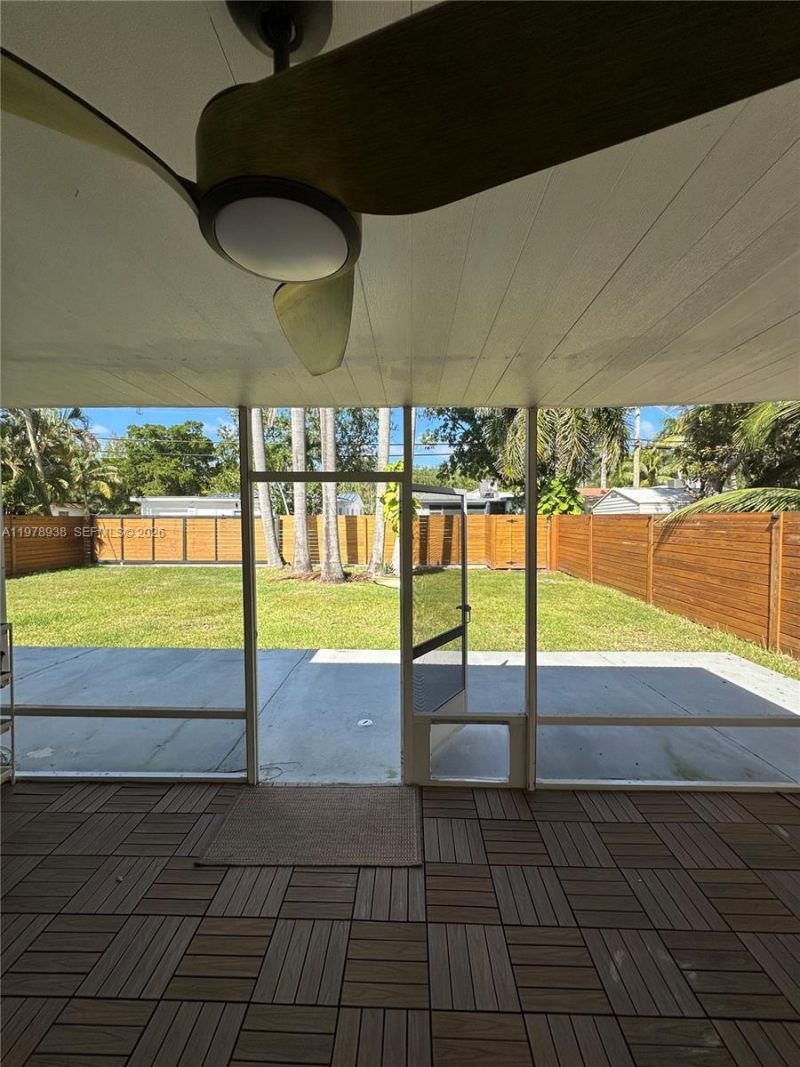 935 Lincoln St , Hollywood, FL 33019 Photo