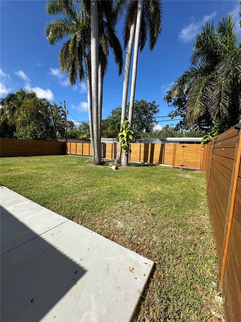 935 Lincoln St , Hollywood, FL 33019 Photo