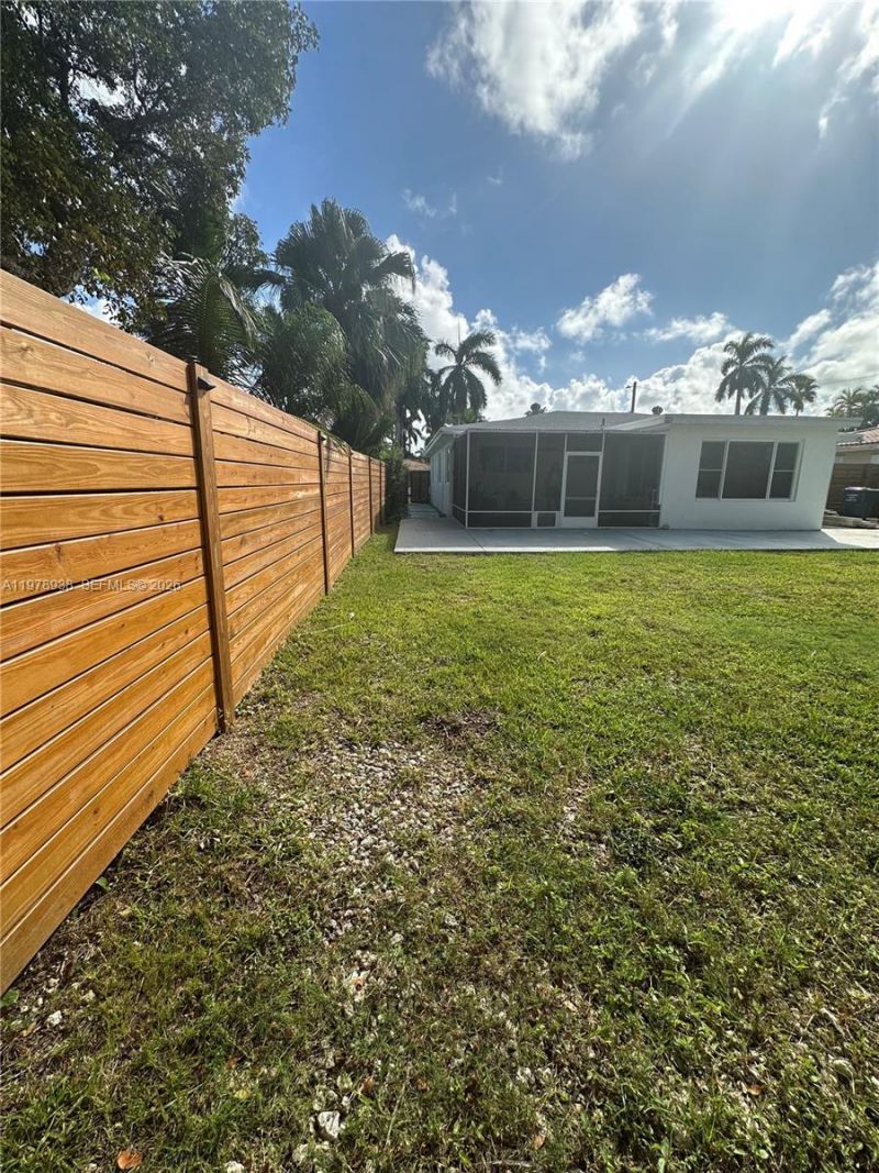 935 Lincoln St , Hollywood, FL 33019 Photo