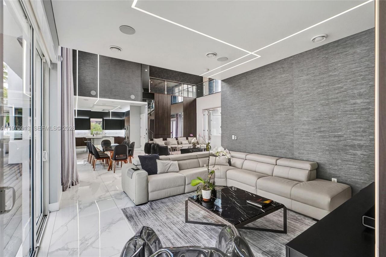 10223 NW 75th Ter , Unit ., Doral, FL 33178 Photo