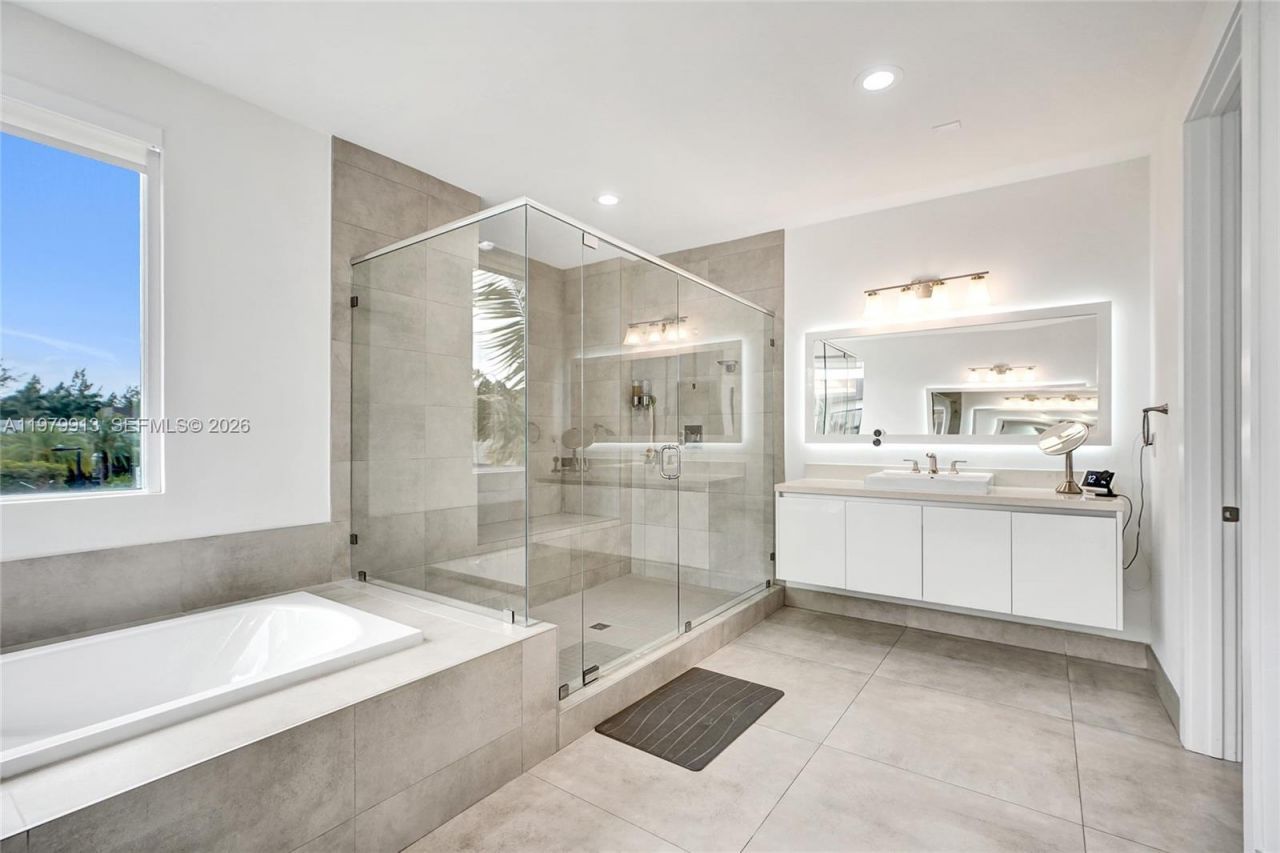 10223 NW 75th Ter , Unit ., Doral, FL 33178 Photo