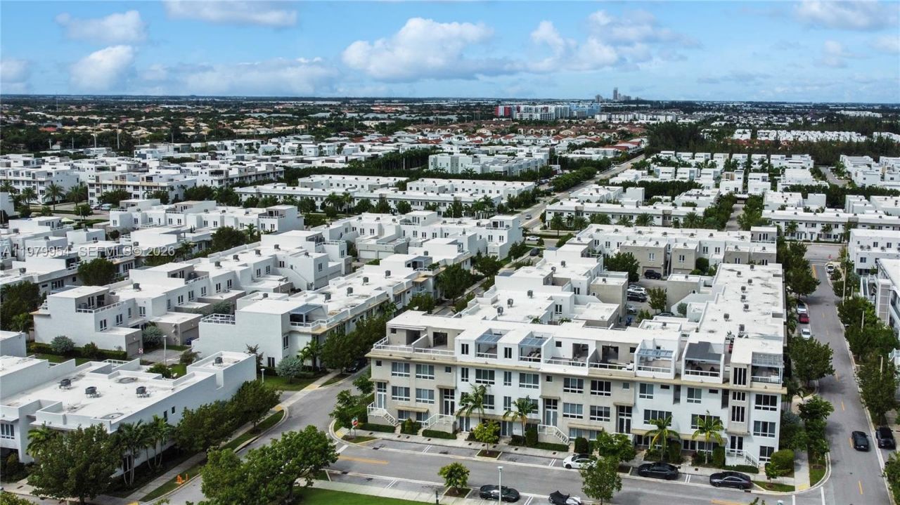 10336 NW 64th St , Unit ., Doral, FL 33178 Photo