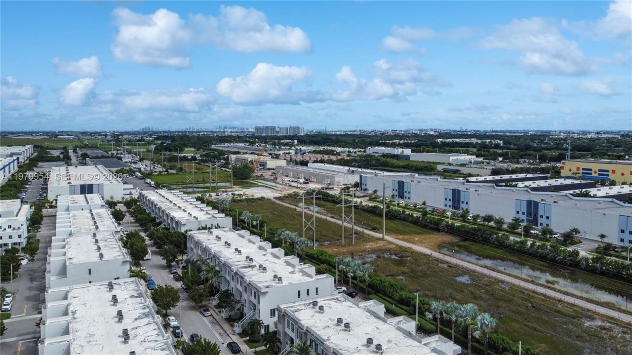 10336 NW 64th St , Unit ., Doral, FL 33178 Photo