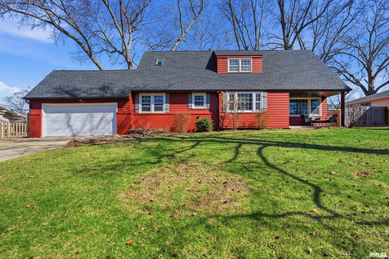 5702 N Biltmore Avenue, Peoria, IL 61614 Main Photo