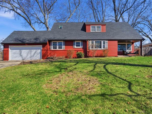 5702 N BILTMORE Avenue, Peoria, IL 61614