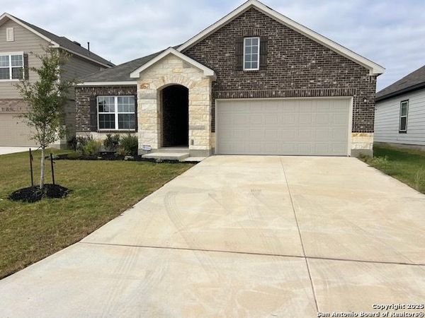 105 BEVERIDGE, Seguin, TX 78155