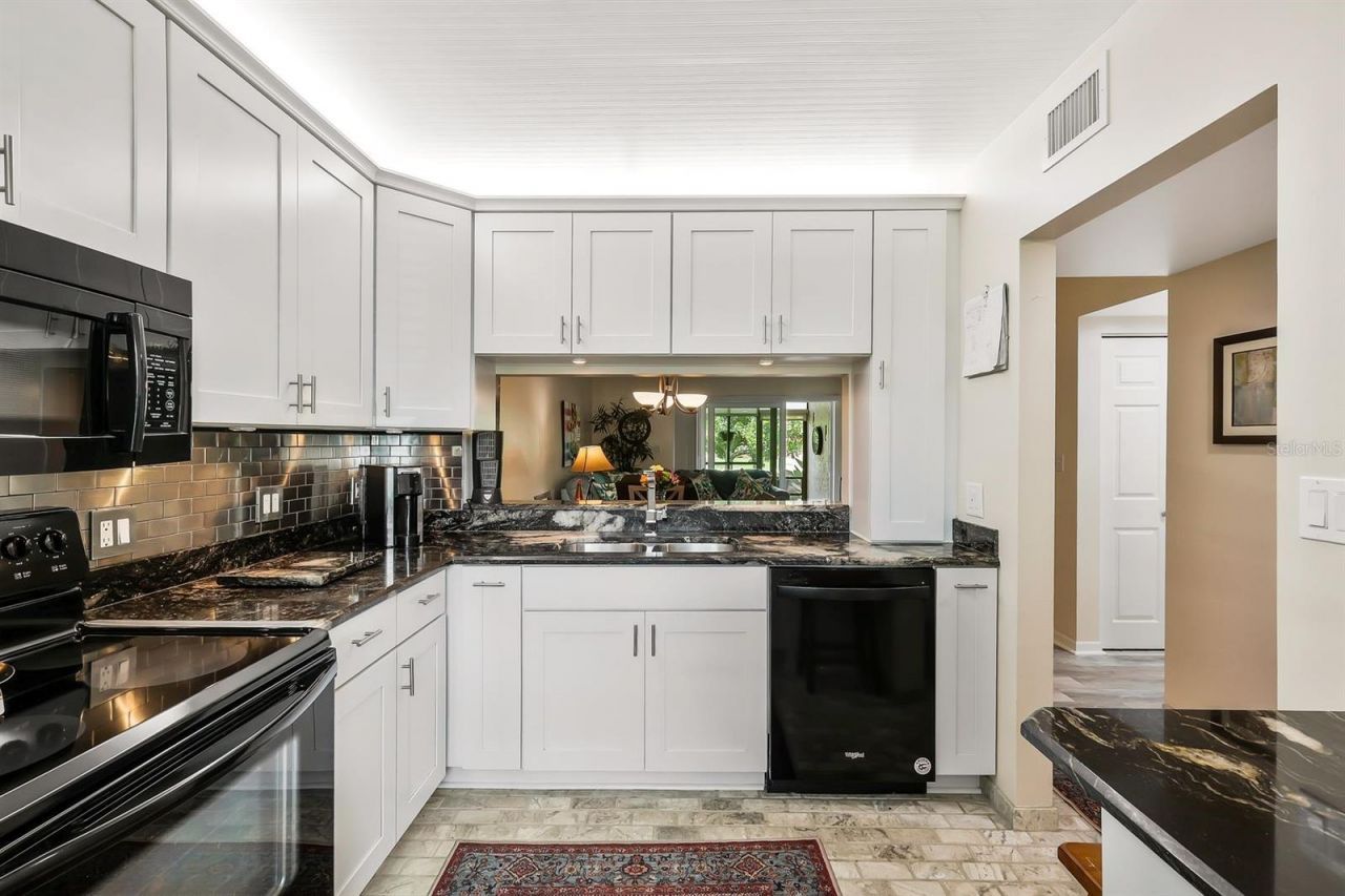 9290 Lake Park Drive , Unit 104, Fort Myers, FL 33919 Photo