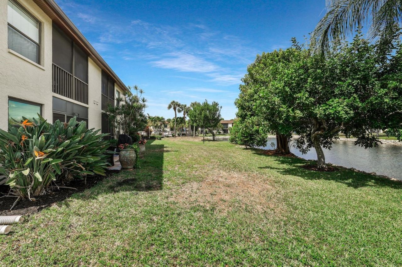 9290 Lake Park Drive , Unit 104, Fort Myers, FL 33919 Photo