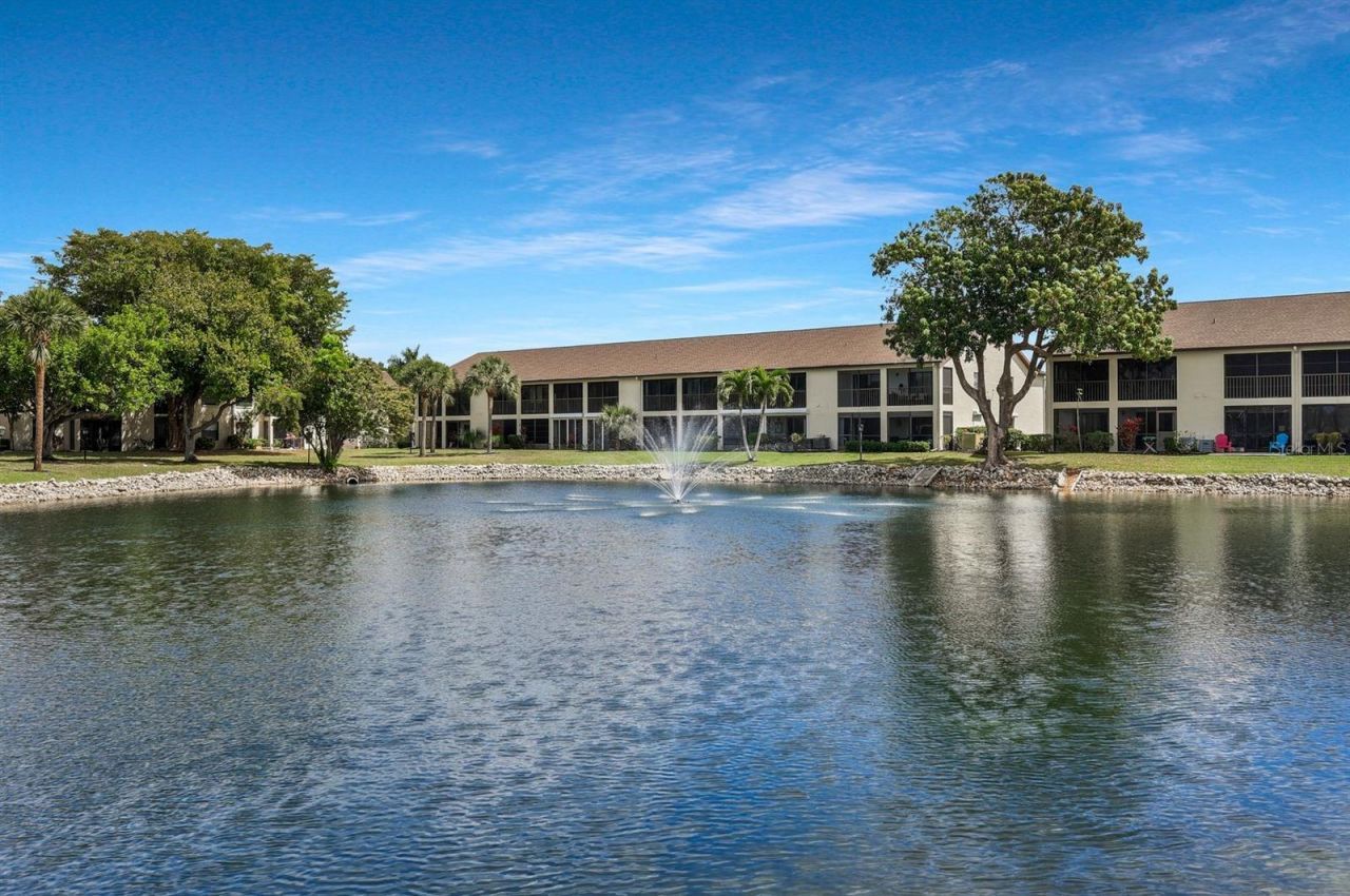 9290 Lake Park Drive , Unit 104, Fort Myers, FL 33919 Photo