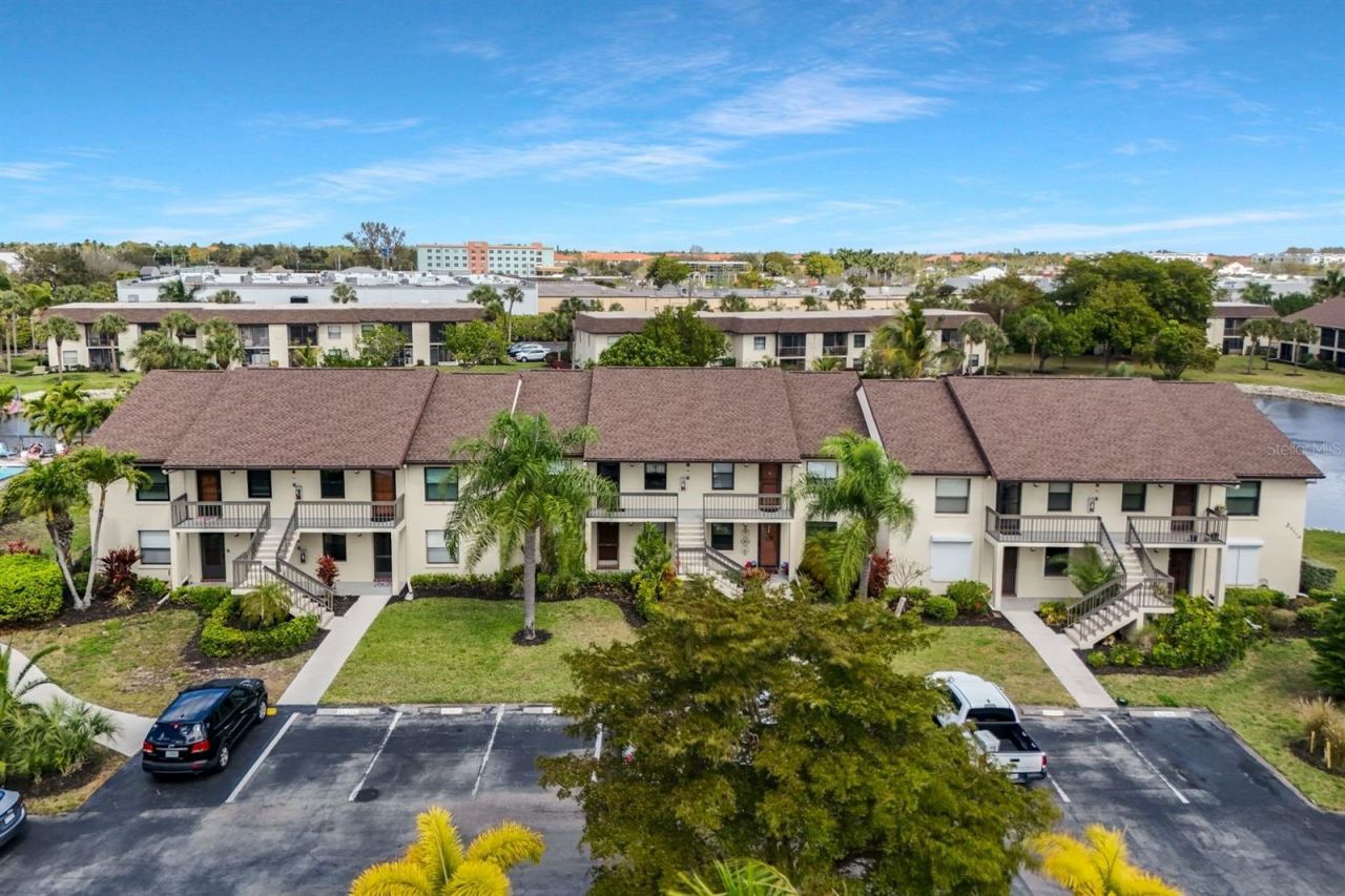 9290 Lake Park Drive , Unit 104, Fort Myers, FL 33919 Photo