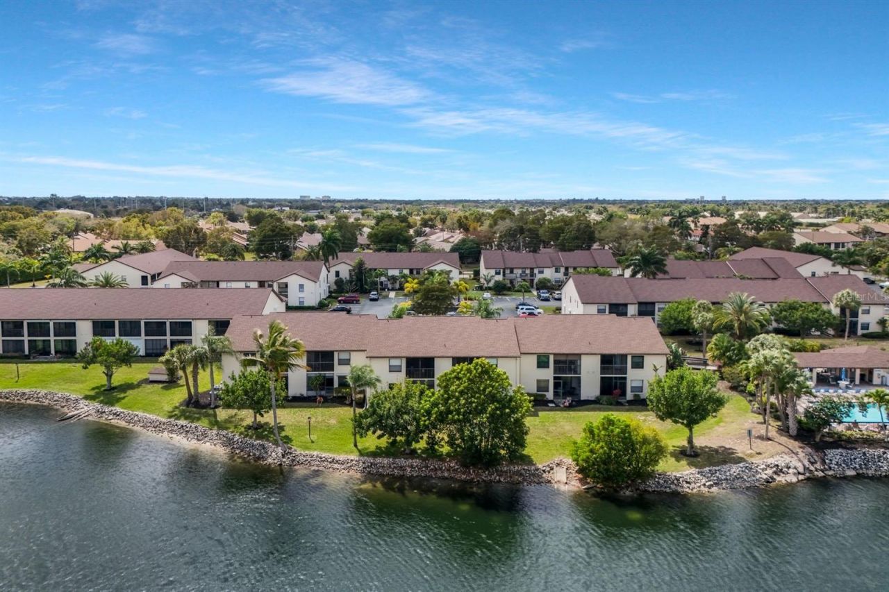 9290 Lake Park Drive , Unit 104, Fort Myers, FL 33919 Photo