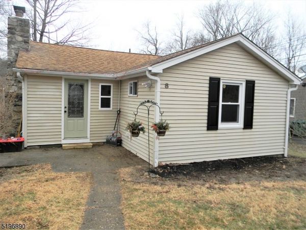 8 Beech Dr, Hardyston, NJ 07460