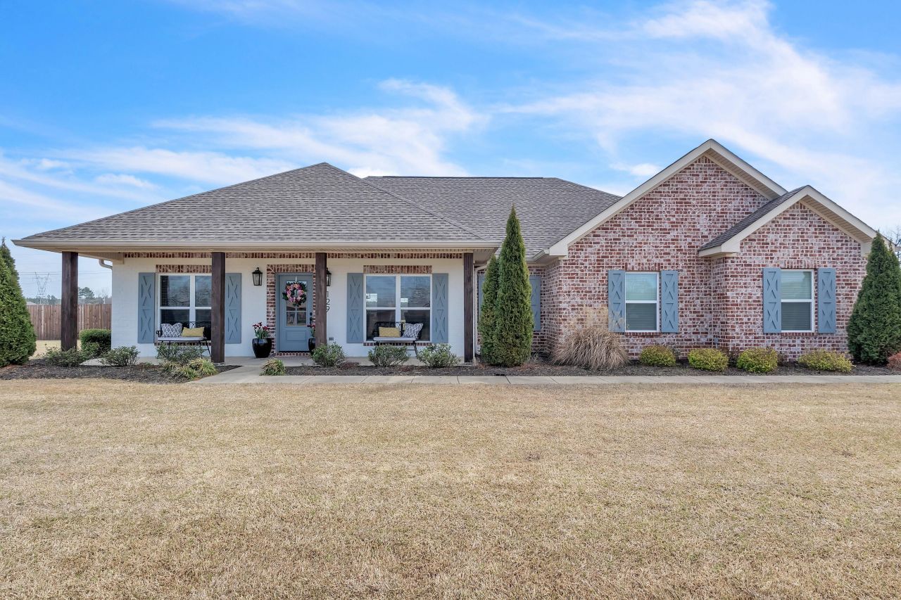 129 S Rayleigh Dr, Steens, MS 39766 Main Photo