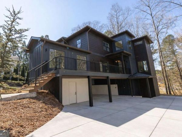 8485 Lynn Drive, Gainesville, GA 30506