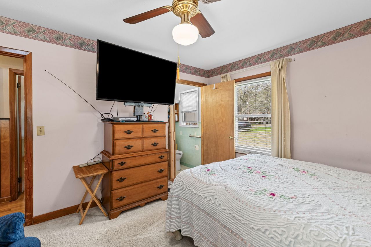 4744 Holbird Street Photo 12