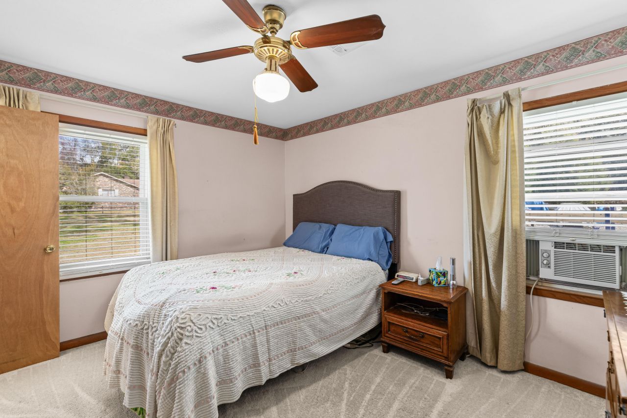 4744 Holbird Street Photo 13