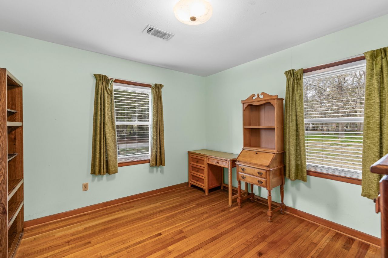 4744 Holbird Street Photo 17