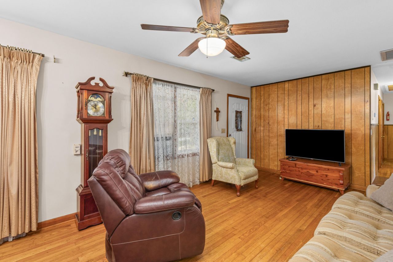 4744 Holbird Street Photo 6