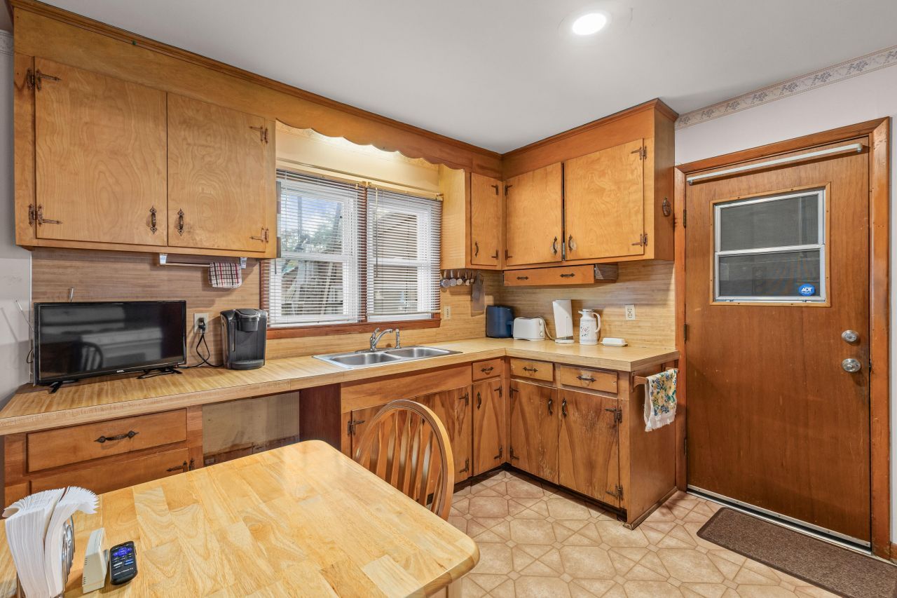 4744 Holbird Street Photo 8