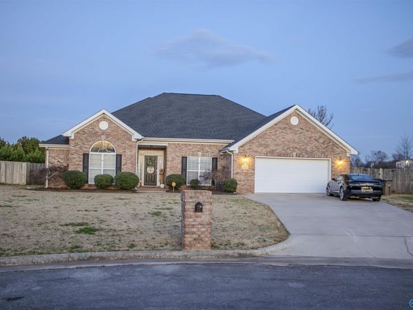 2609 Buckingham Gate SW, Decatur, AL 35603