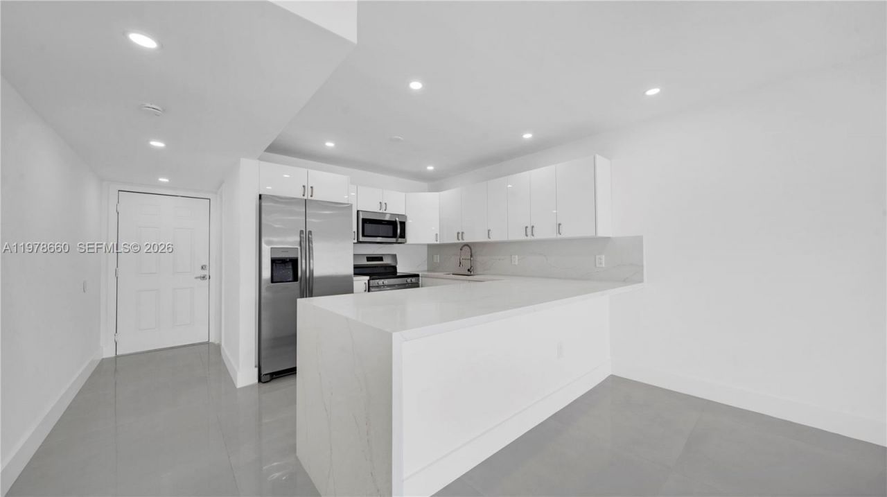 6070 W 19th Ave, Unit 315, Hialeah, FL 33012 Photo