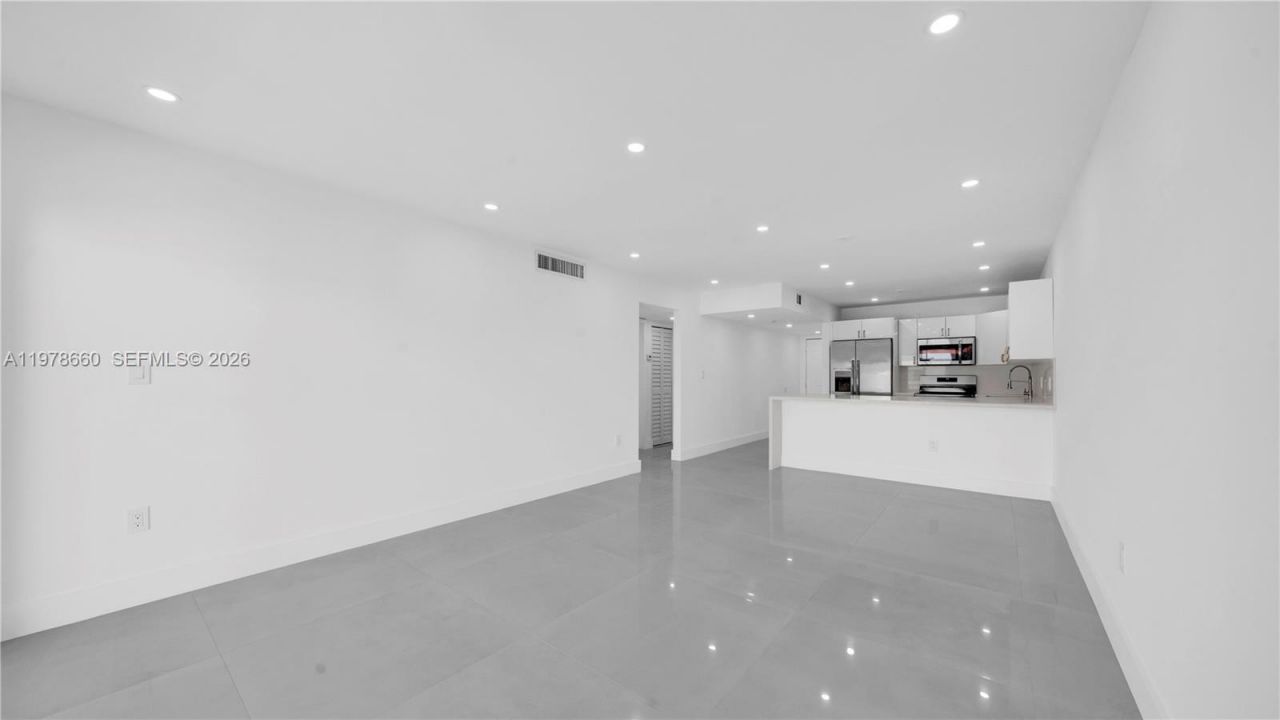 6070 W 19th Ave, Unit 315, Hialeah, FL 33012 Photo