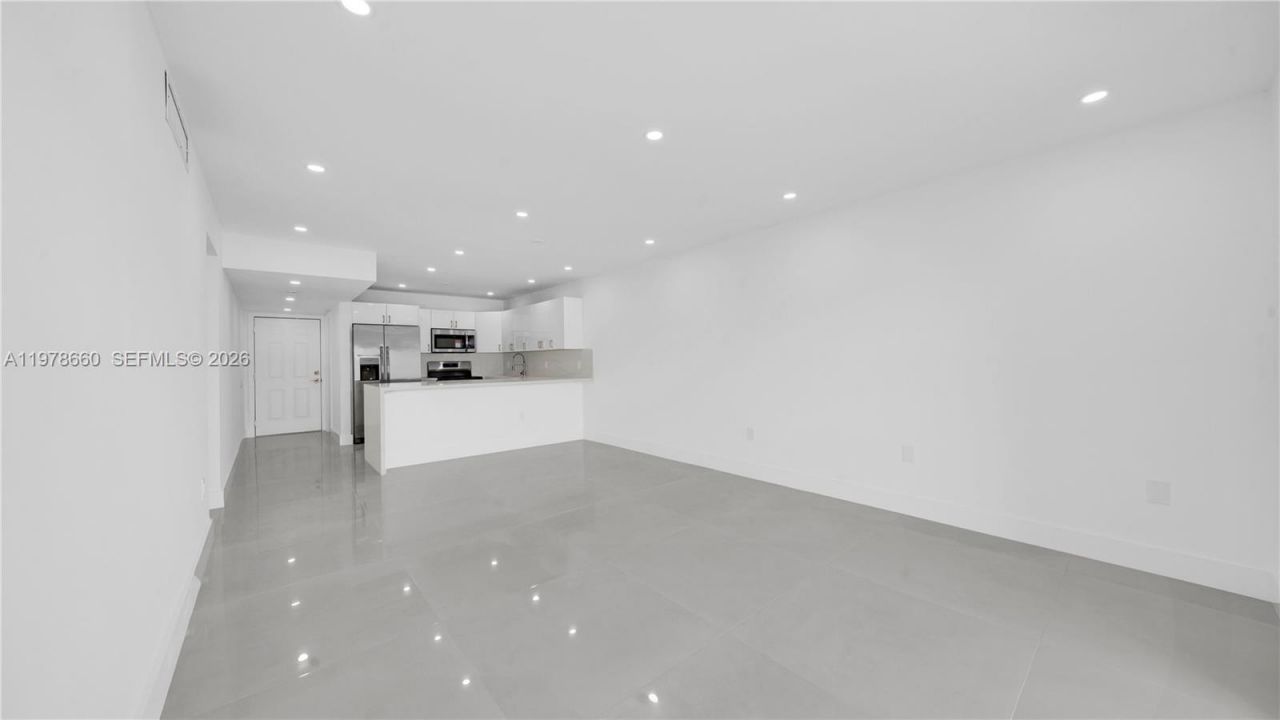 6070 W 19th Ave, Unit 315, Hialeah, FL 33012 Photo