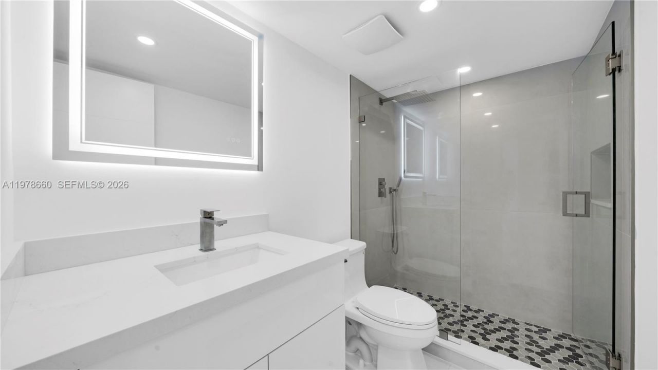 6070 W 19th Ave, Unit 315, Hialeah, FL 33012 Photo