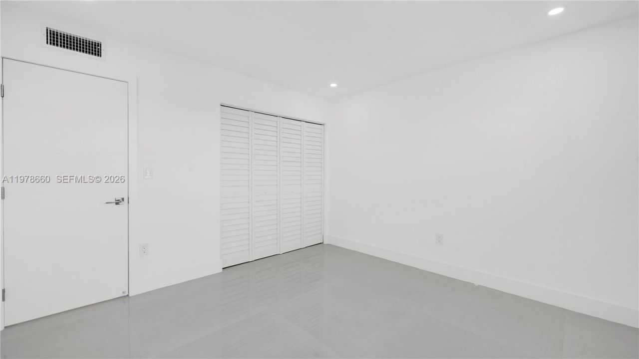 6070 W 19th Ave, Unit 315, Hialeah, FL 33012 Photo