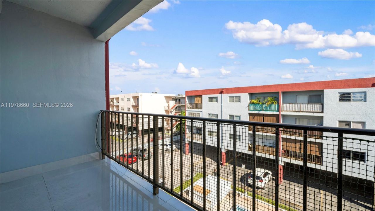 6070 W 19th Ave, Unit 315, Hialeah, FL 33012 Photo