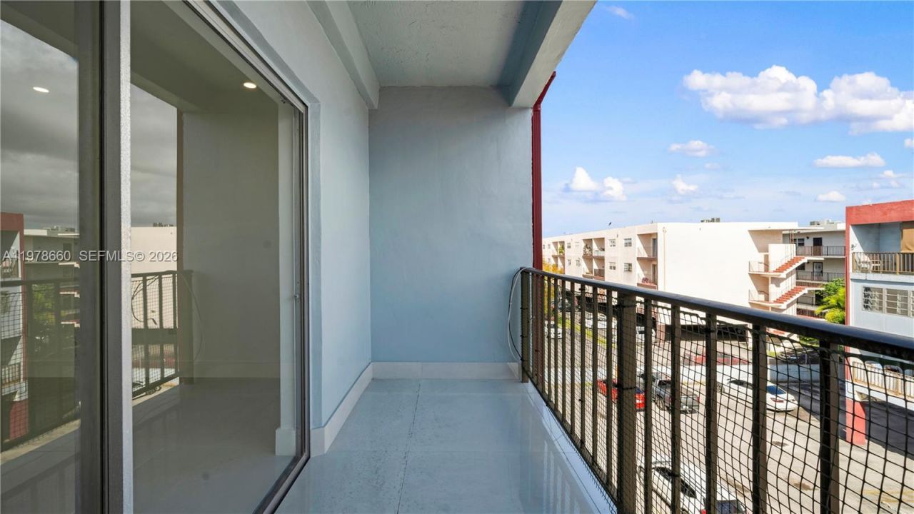 6070 W 19th Ave, Unit 315, Hialeah, FL 33012 Photo