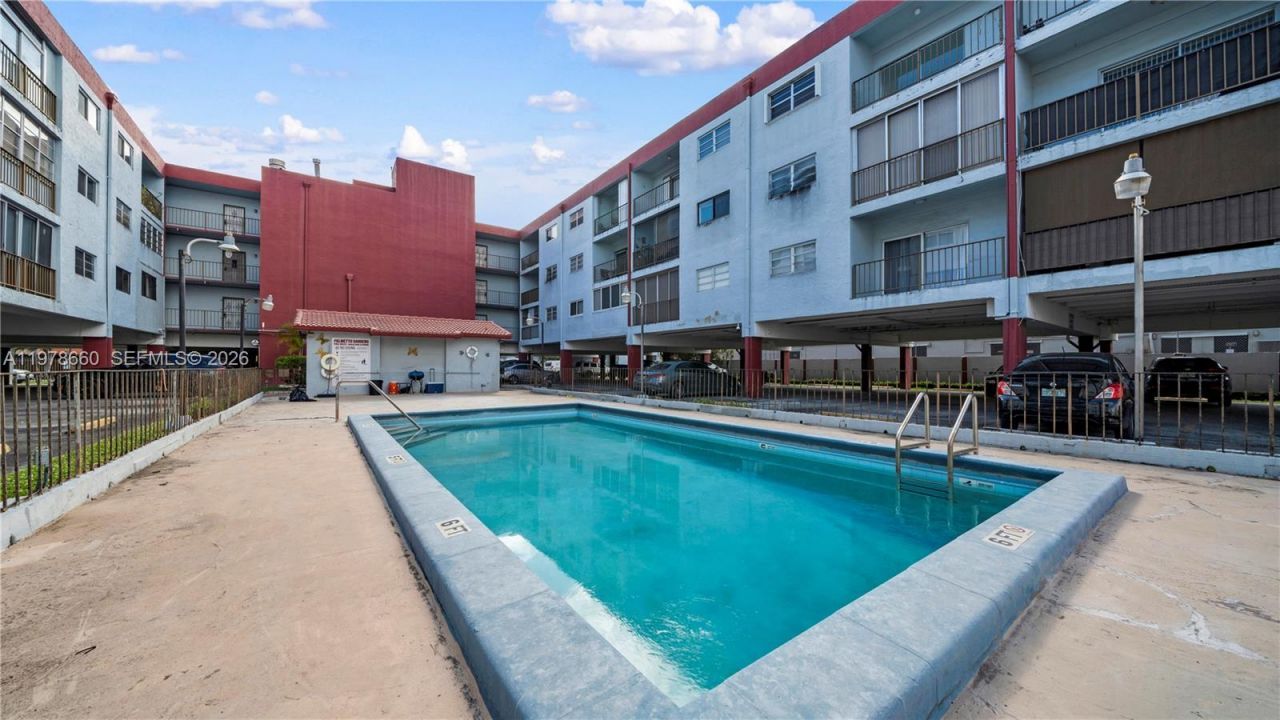 6070 W 19th Ave, Unit 315, Hialeah, FL 33012 Photo