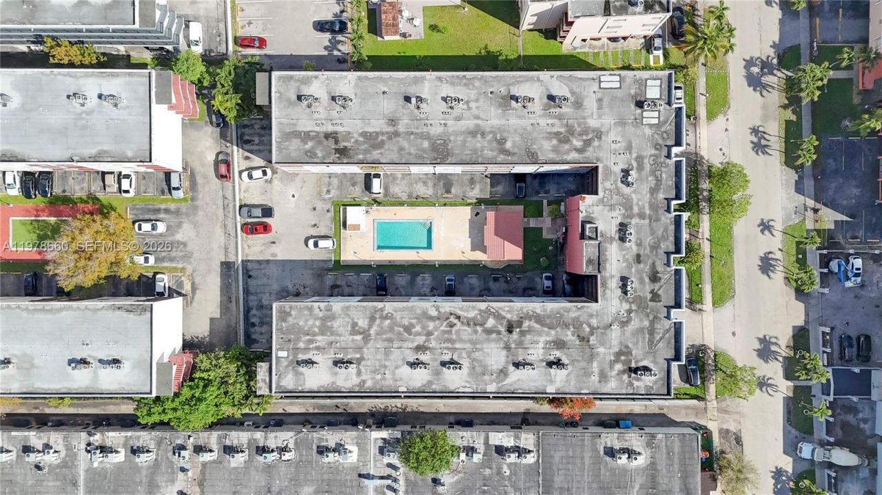 6070 W 19th Ave, Unit 315, Hialeah, FL 33012 Photo