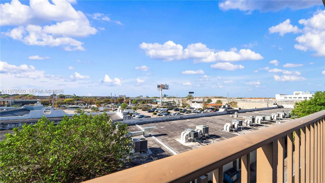 6070 W 19th Ave, Unit 315, Hialeah, FL 33012 Photo