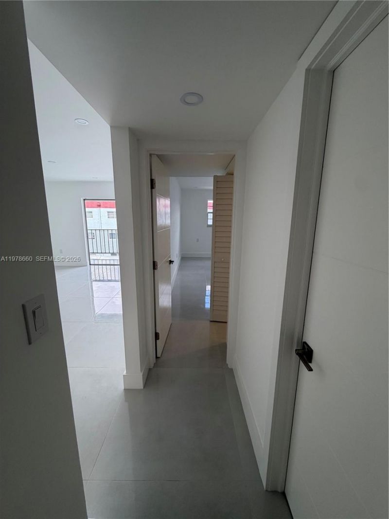 6070 W 19th Ave, Unit 315, Hialeah, FL 33012 Photo