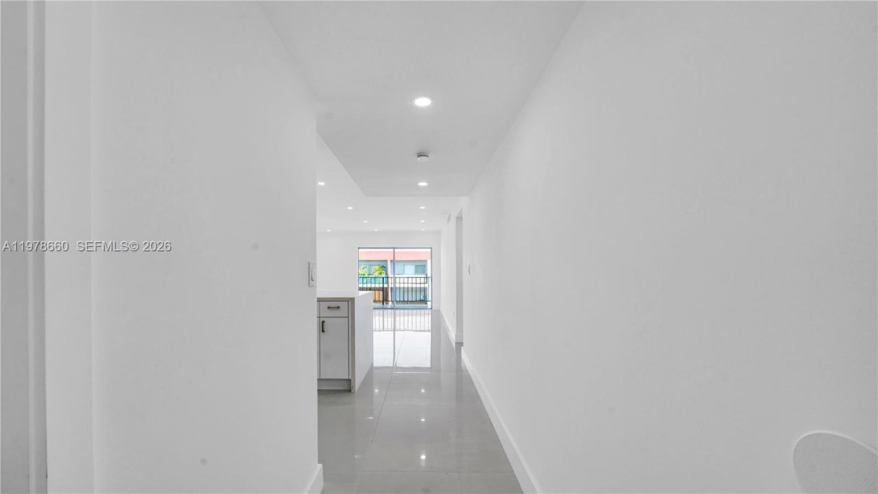 6070 W 19th Ave, Unit 315, Hialeah, FL 33012 Photo