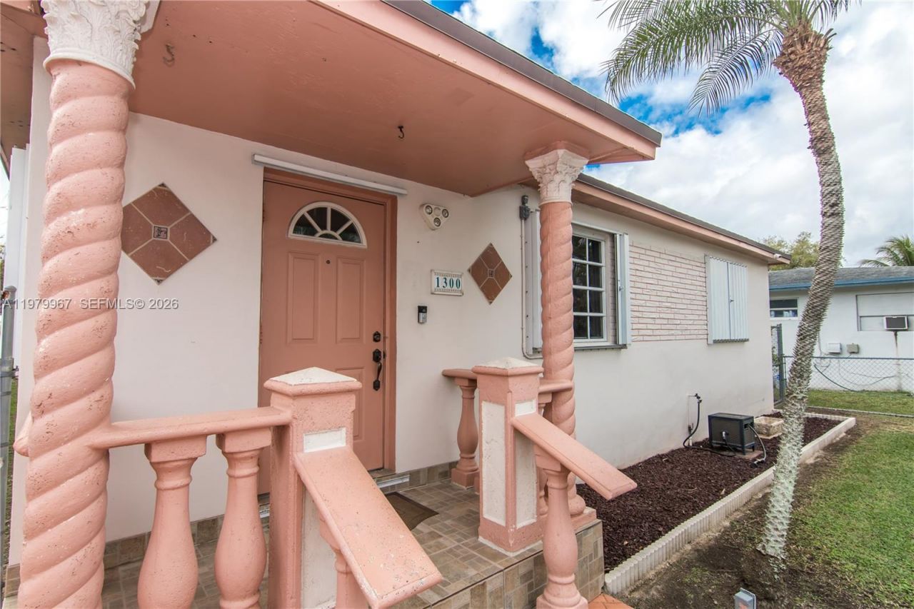 1300 NW 9th St, Homestead, FL 33030 Photo