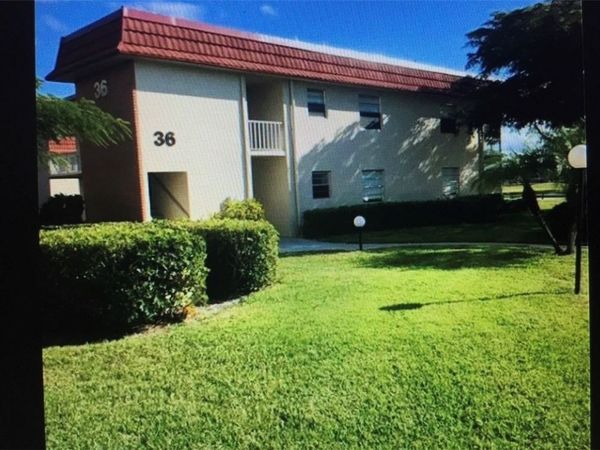 36 Pine Arbor Lane, Unit 202, Vero Beach, FL 32962