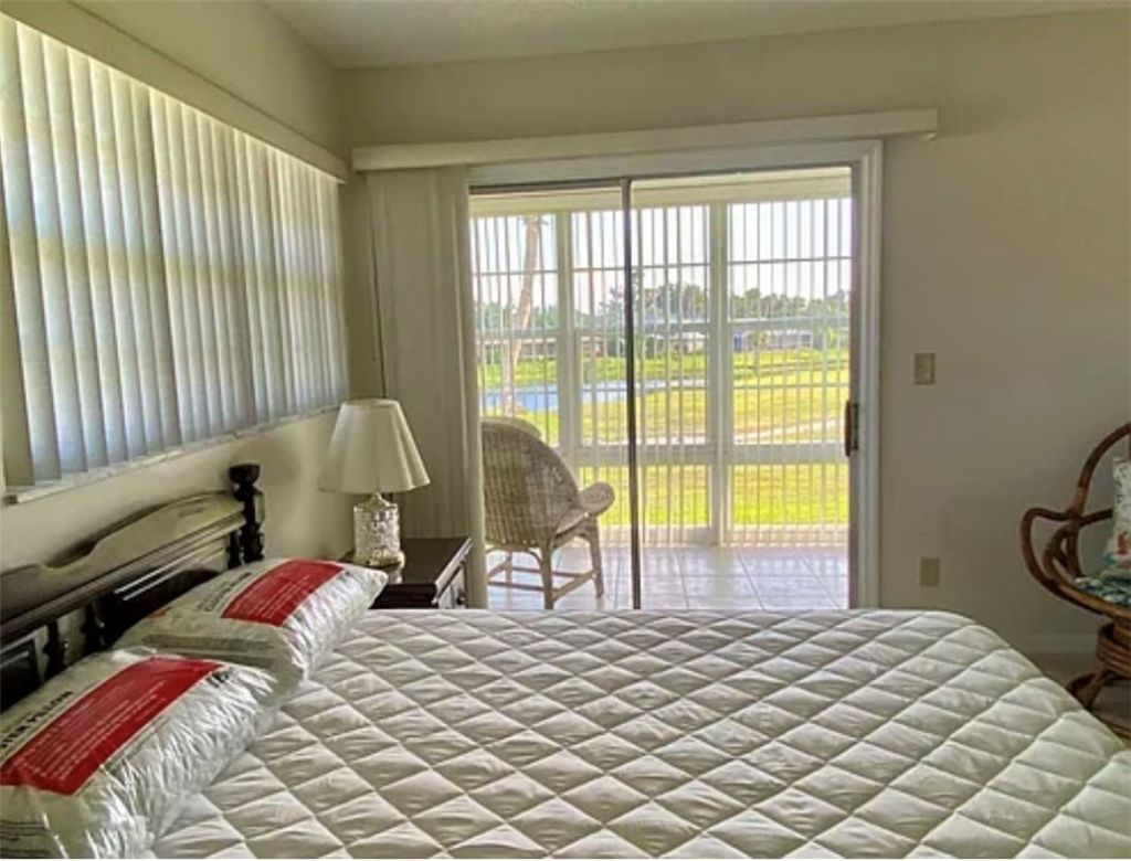 36 Pine Arbor Lane, Unit 202, Vero Beach, FL 32962 Photo